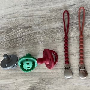Ryan & Rose Pacifiers/Clips